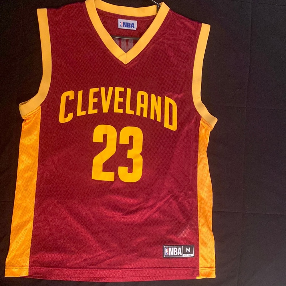 Lebron James Cavs jersey